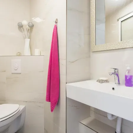 Holiday home 4 Bedroom Beautiful In Klis