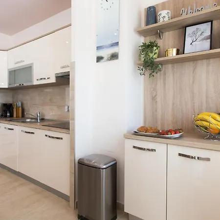 4 Bedroom Beautiful In Holiday home *
