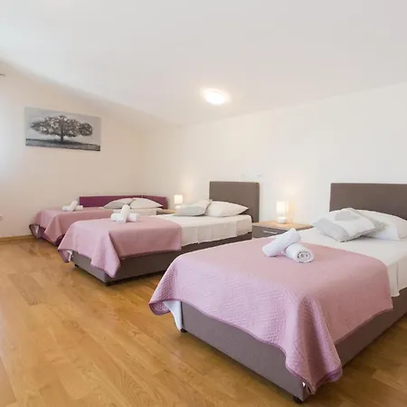 4 Bedroom Beautiful In * Klis