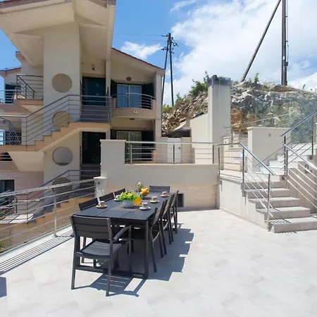 Holiday home 4 Bedroom Beautiful In Klis
