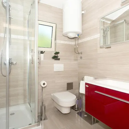4 Bedroom Beautiful In * Klis